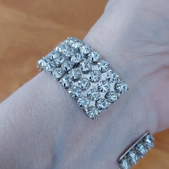💚 Rhinestone Flex Cuff Bracelet Bling - Picture 3 of 5